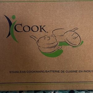 Brand New Stainless steel Amway Saucepans with lids